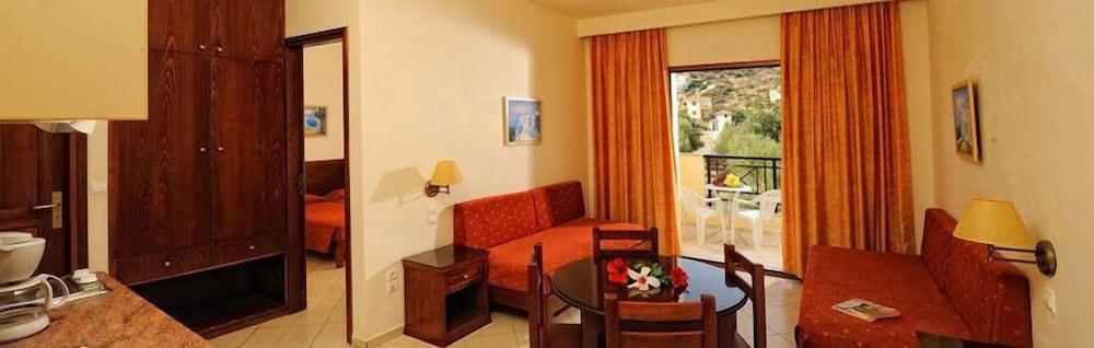 Maria Lambis Aparthotel Stalís Exterior photo